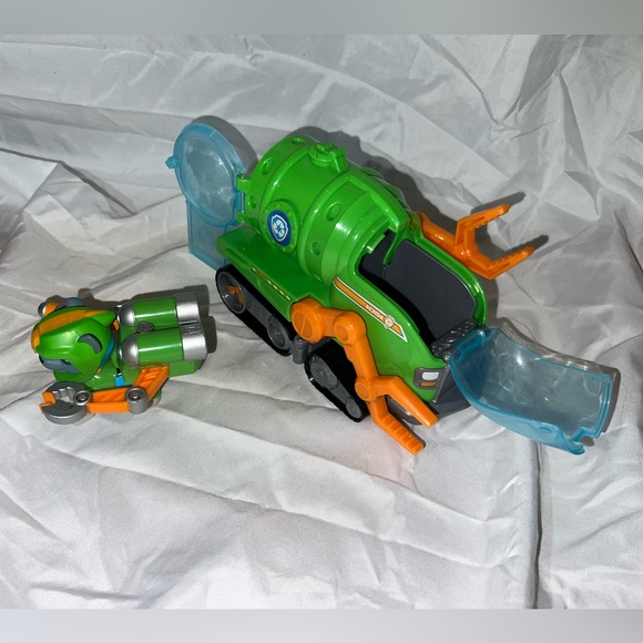 Paw patrol sea transforming rocky figure and vehicle - Picture 2 of 7